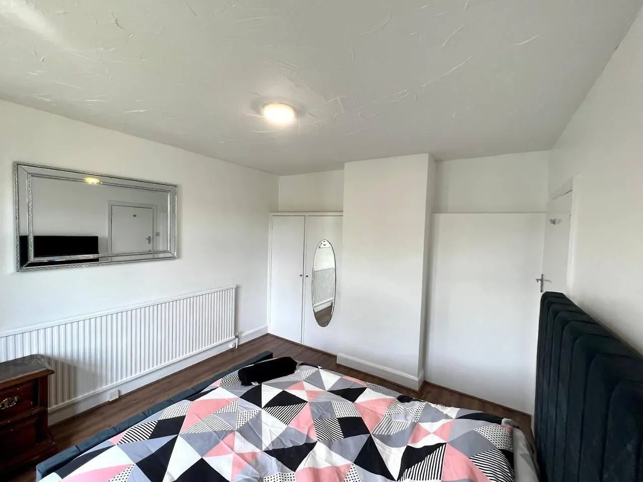 Sleeps 8 Thamefront Gem W Petsok Free Parking Villa Staines-upon-Thames
