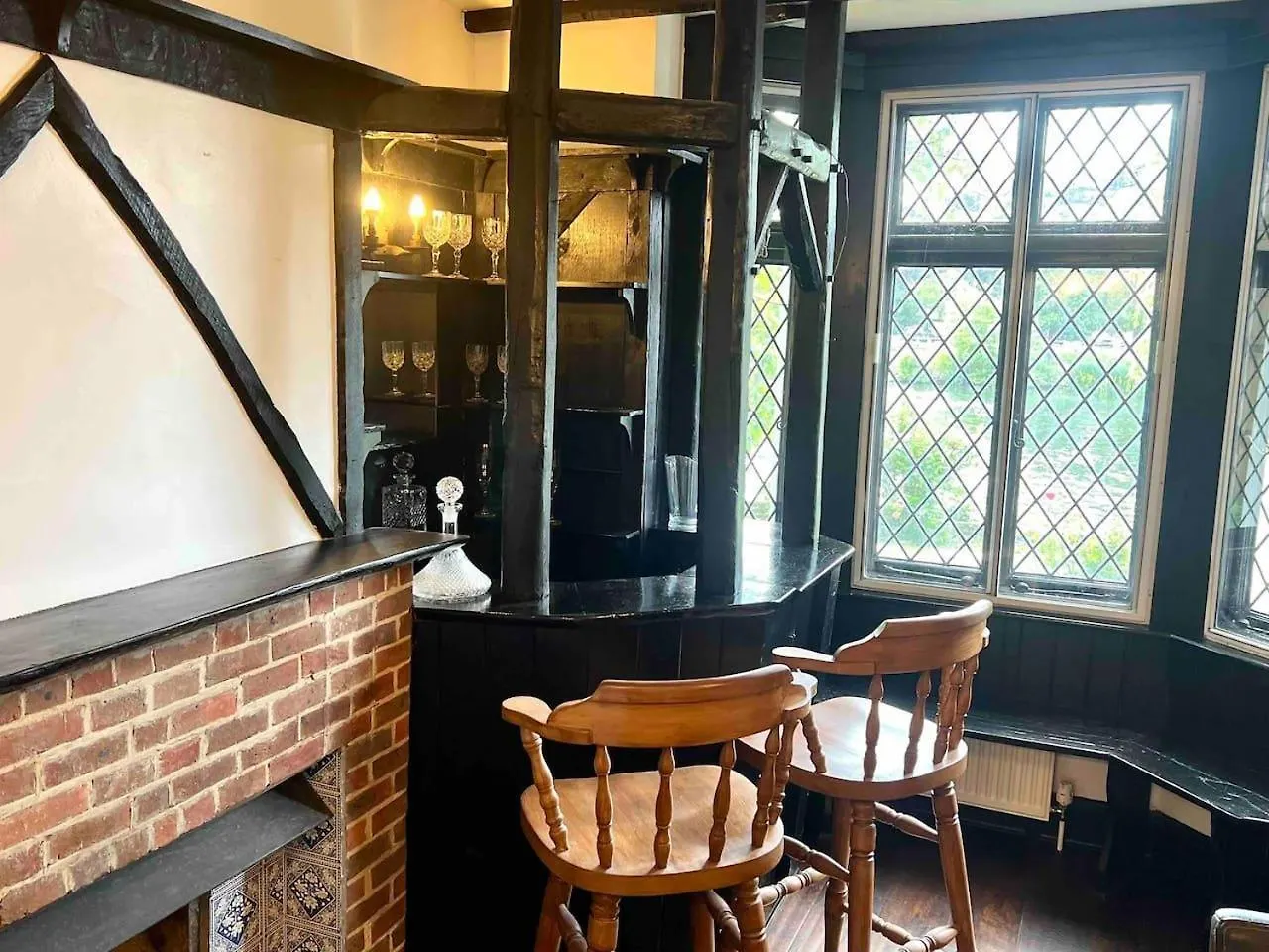 Sleeps 8 Thamefront Gem W Petsok Free Parking Villa Staines-upon-Thames Holiday home