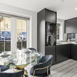  Apartment Elegant In L Free Onsite Parking